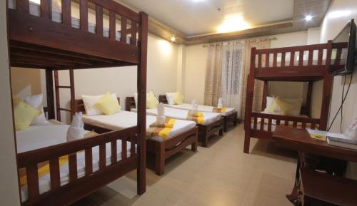 8-Bed Mixed Dormitory Room