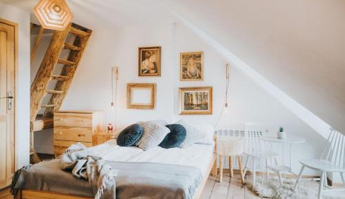 Family Room with Mountain View