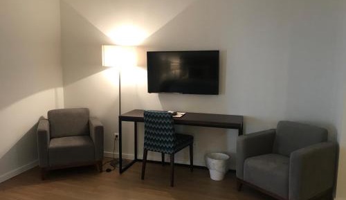 Family Room with Balcony (2 Adults + 2 Children)
