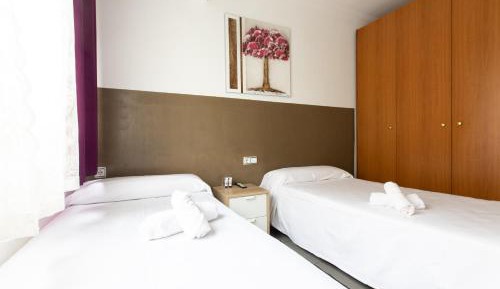 Twin Room with Shared Bathroom