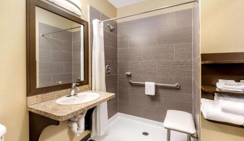 Queen Room - Disability Access
