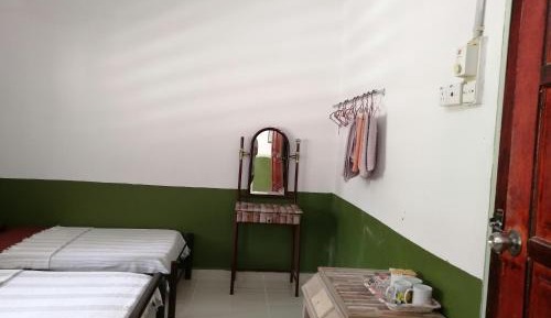 Mixed Dormitory Room