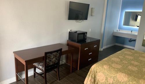 King Room - Non-Smoking