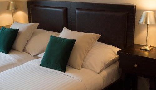 One-Bedroom Apartment with Terrace