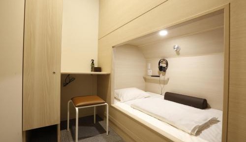 Male Cabin