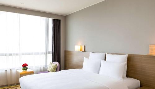 Superior King Room with Lake View