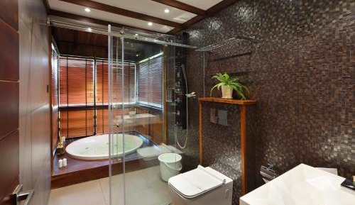 Wooden Cottage With Jacuzzi