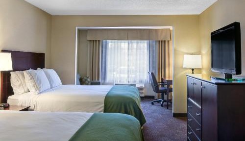 Queen Suite with Two Queen Beds