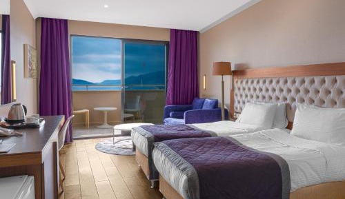 Standard Double or Twin Room with Side Sea View-Adult Only