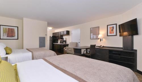 Queen Suite with Two Queen Beds