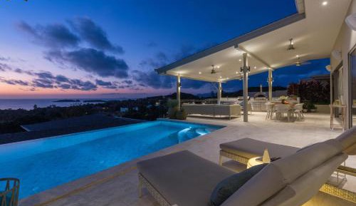Luxury Villa 7, Private Infinity Pool with Fabulous Sunsets Ocean Views, Games Room.