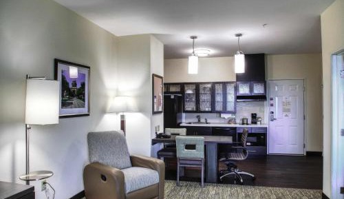 One-Bedroom King Suite