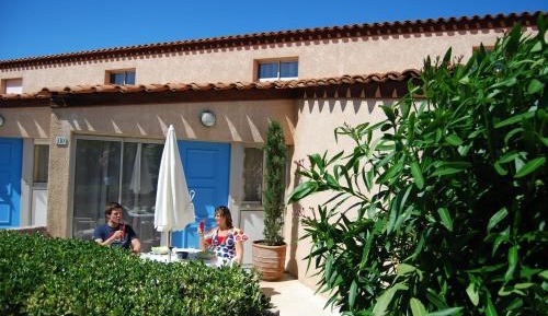 Small House with Air Conditioning (4 Adults)