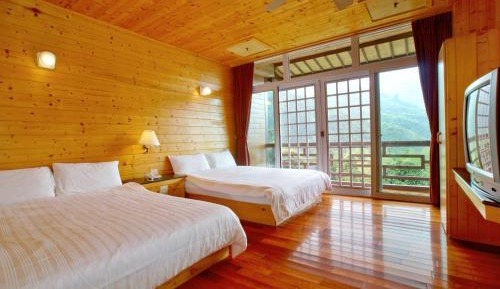 Family Room with Balcony (4 Adults)