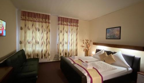 Large Double Room