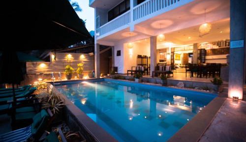 Spend the Day Package - (9 AM - 5 PM) - Pool use, Lunch & Evening Tea or Coffee