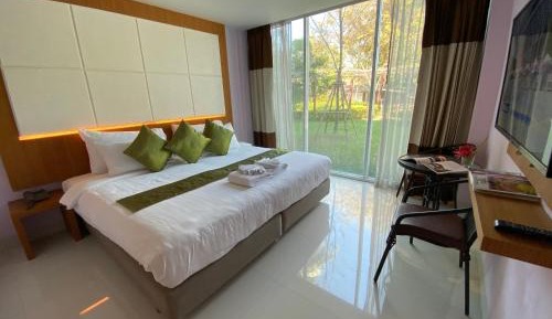 Superior Twin Room with City View