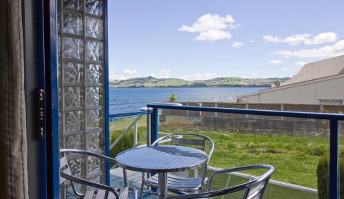 Family Room with Lake View