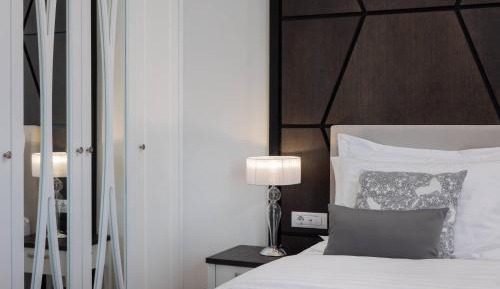Dalma King Bed Room with Limited Sea View