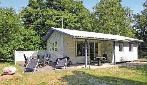 Three-Bedroom Holiday Home 