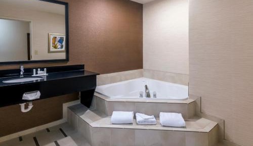 King Room with Spa Bath
