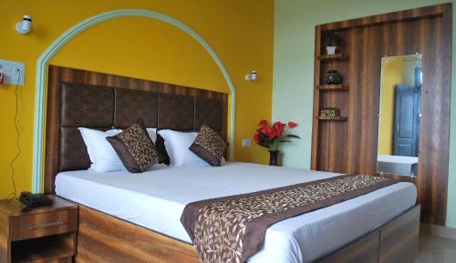 Suite with Mountain View