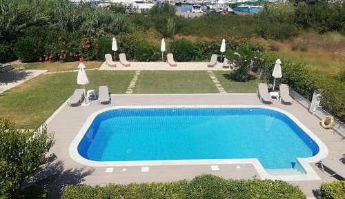Apartment No6 - Top Floor with Marina and Pool view