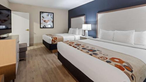 Queen Room with Two Queen Beds - Non-Smoking