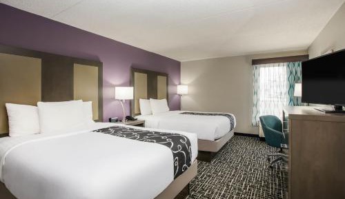 Deluxe Queen Room with Two Queen Beds