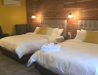 Deluxe Queen Room