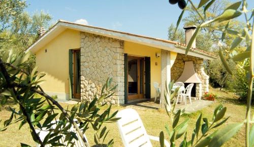 Three-Bedroom Villa ( 6-7 people)
