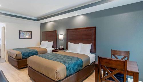 Queen Room with Two Queen Beds - Non-Smoking
