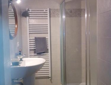 Twin Room with Private Bathroom