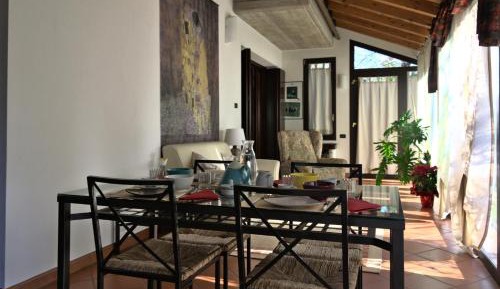 Apartment with Garden View