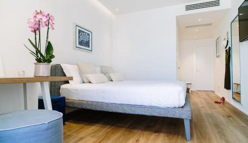 Double Room with Balcony (2 Adults + 1 Child)