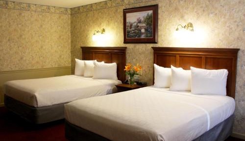 Queen Room with Spa Bath
