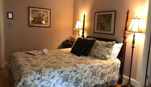 Queen Room with Garden View