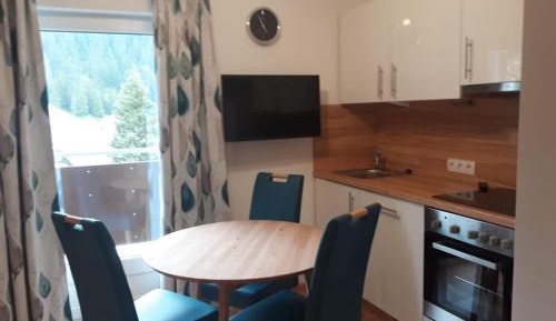 Studio (2 Adults)