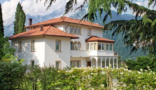 Deluxe Double or Twin Room with Garden View