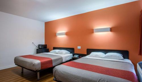 Queen Room with Two Queen Beds - Non-Smoking