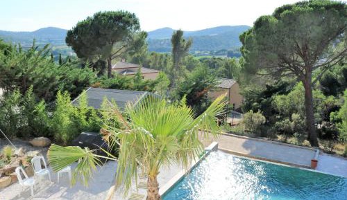 Studio with Pool View - First Floor
