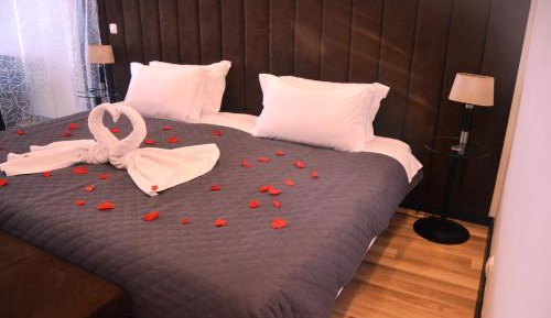 Deluxe Suite with Spa Bath