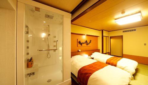 Twin Room with Tatami Area and Shower