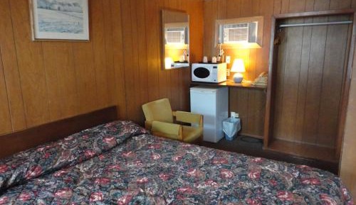 Queen Room - Non-Smoking