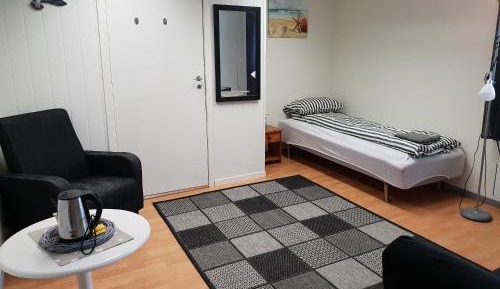 Single Room with Shared Bathroom