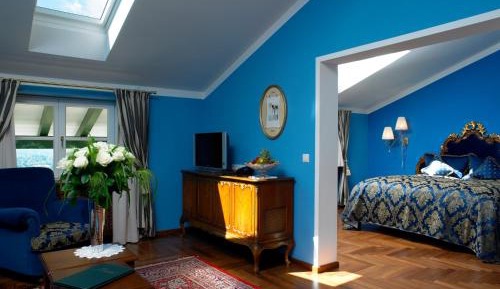 Suite with Lake View