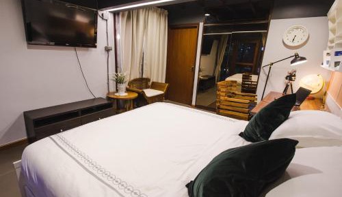 Deluxe King Room