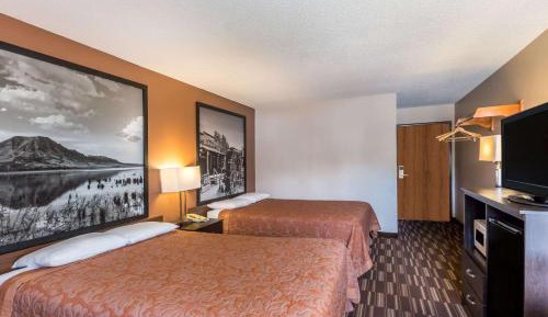 Queen Room with Two Queen Beds - Non-Smoking