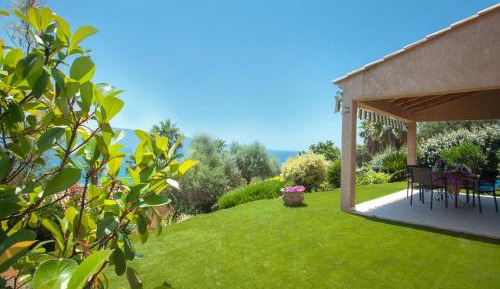 Comfort Two-Bedroom Villa with Panoramic Sea View 