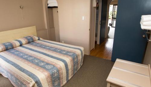Twin One-Bedroom Apartment